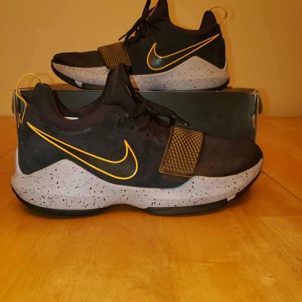 Nike PG 2 Black and Gold Edition